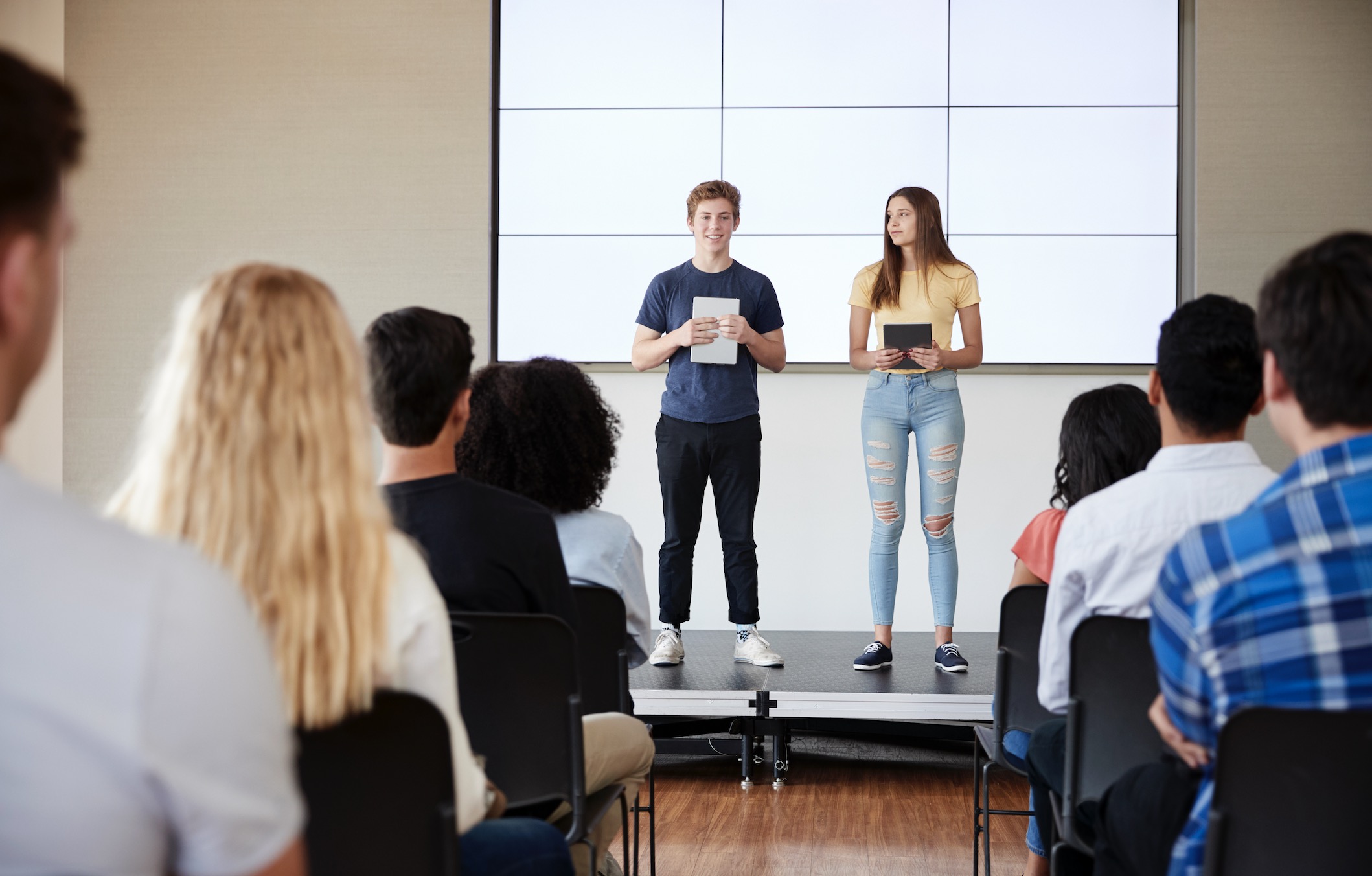 2-Minute Speech Topics for Students PLUS Guide